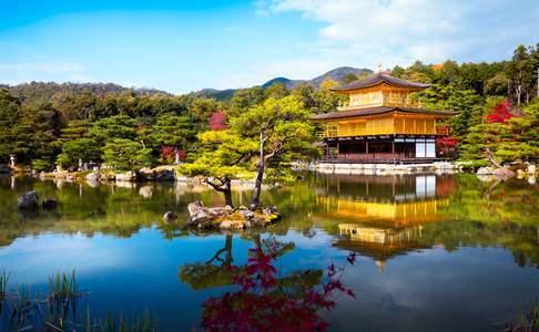 De beroemde Gouden Tempel in Kyoto