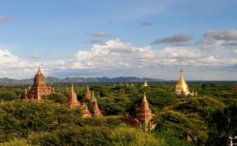 De tempelvlakte van Bagan