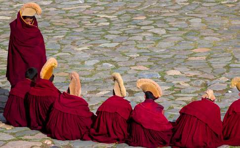 Tibetaanse monniken bij het Labrang Klooster