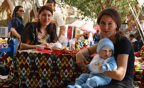 De Lyabi-Hauz in Bukhara is een plek om te ontspannen