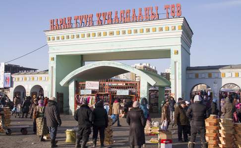 Toegang tot de centrale markt van Ulan Bator