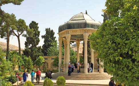 Het mausoleum van de dichter Hafez in Shiraz