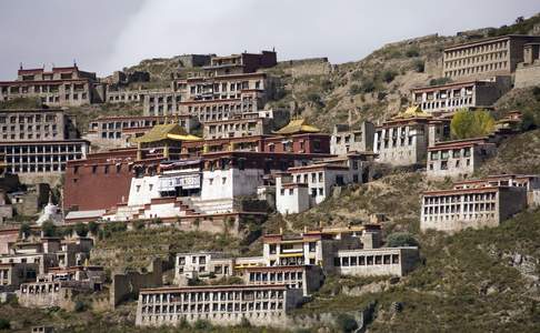 Het Ganden Klooster in Tibet