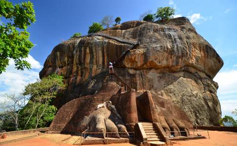 De toegang tot het laatste gedeelte van de Leeuwenrots, Sigiriya
