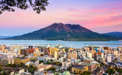 Vanuit de stad Kagoshima heeft u een uitstekend uitzicht op de Sakurajima vulkaan