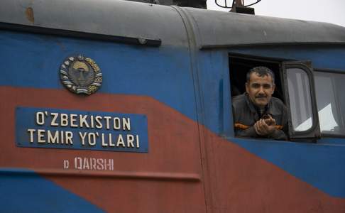 Oezbekistan, Registan Express