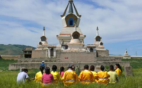 Gebedsdienst voor de Gouden Tempel van Erdene zuu