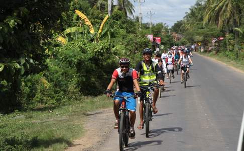 Fietsend door Cambodja