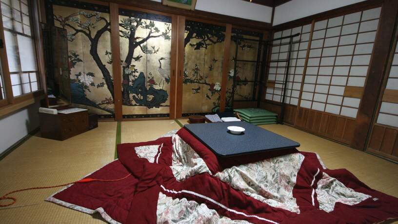 Een unieke slaapplek: een futon op een tatami vloer
