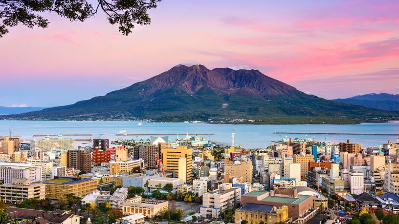 Vanuit de stad Kagoshima heeft u een uitstekend uitzicht op de Sakurajima vulkaan